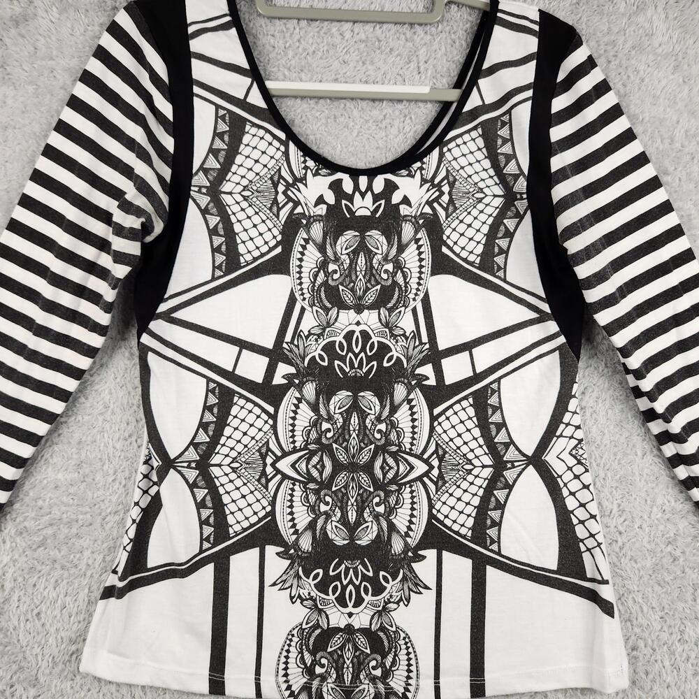 Kardashian Kollection Shirt Womens XL Black White Stripe Graphic Y2k Abstract